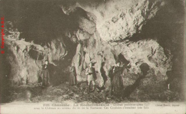 Grotte prehistorique sous le Chateau.jpg